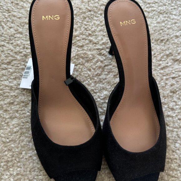 Black Heels - Picture 1 of 3